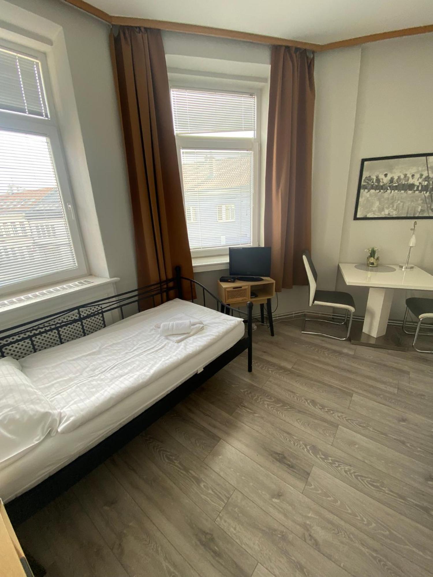 Pension Lizzi Wenen Buitenkant foto